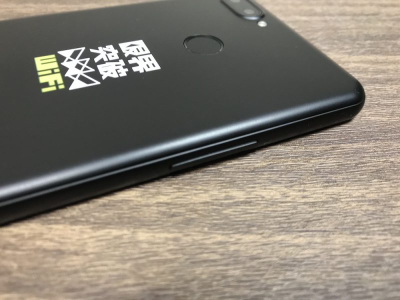 jetfon P6の側面