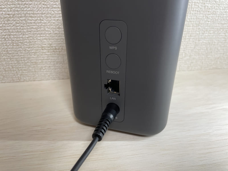 docomo home 5G（HR01） の背面