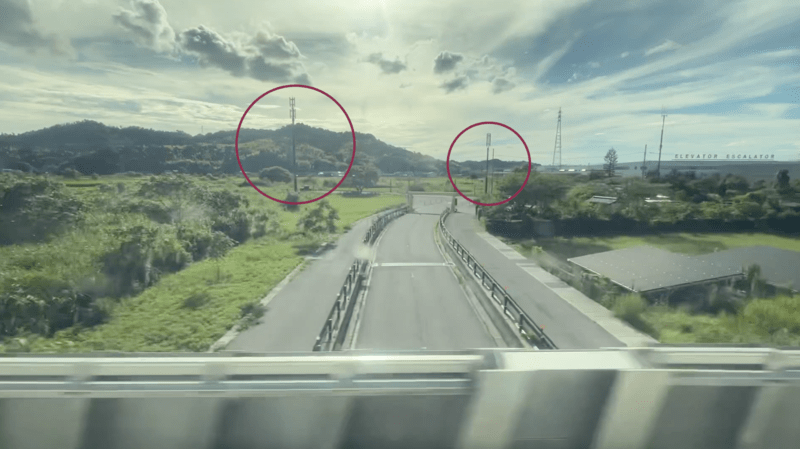 新幹線車内から見た基地局アンテナ