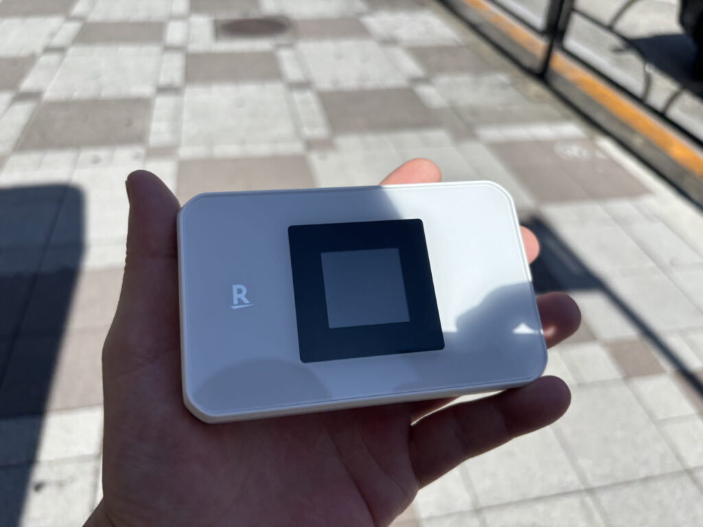 池袋駅東口で使用したRakuten WiFi Pocket 5G