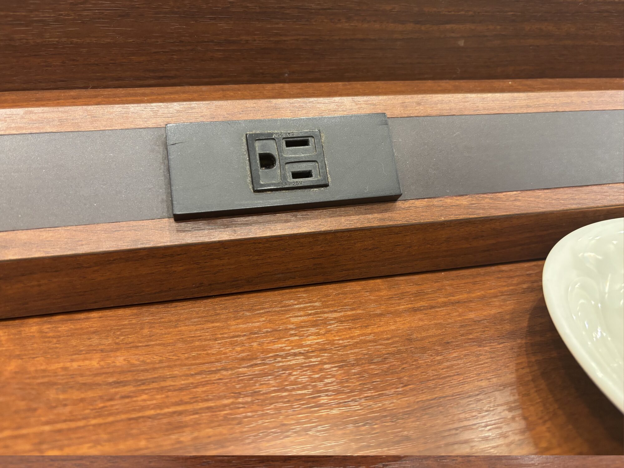 ドトールの座席コンセント