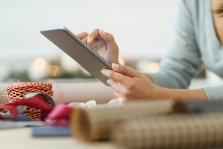 光回線のメールアドレスとフリーメールの違い