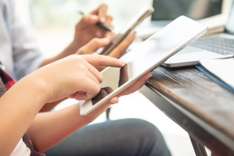 回線撤去工事(業者派遣)がある場合、立ち会いが必要になる