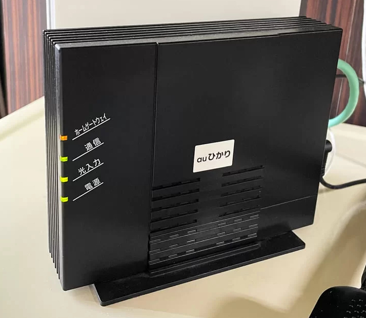 auひかりONU（貸与品）