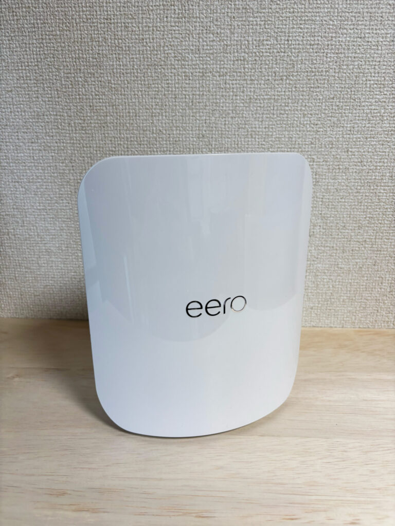 eero Max 7本体の正面