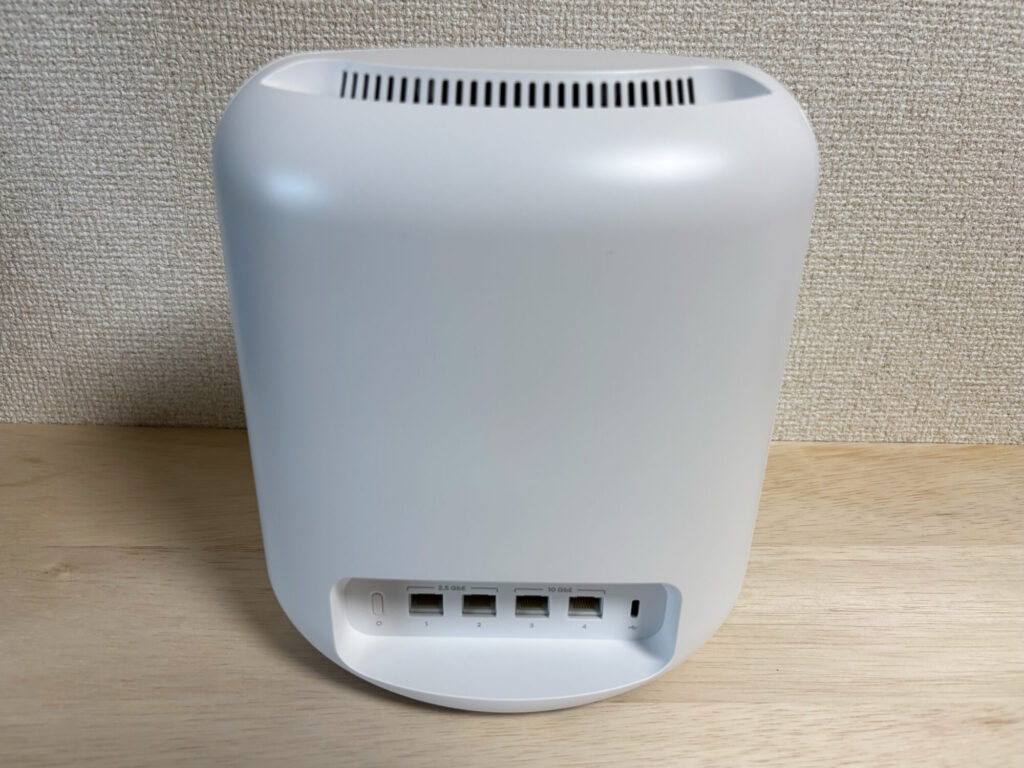 eero Max 7本体の背面